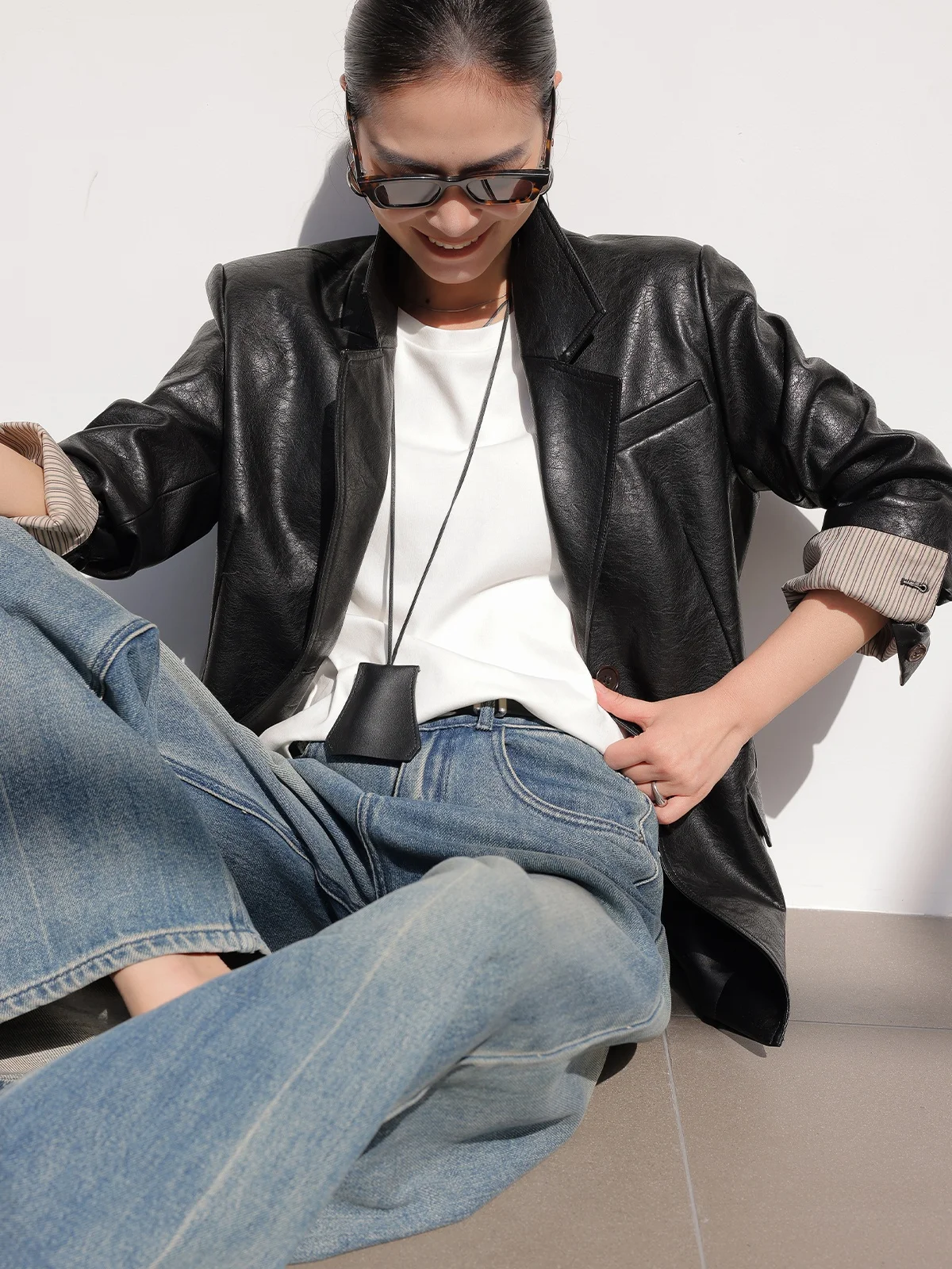 Ele Bla Leather Jaet Женский костюм Sle Пальто JWUNIQUE Осень Зима Новое поступление Faionable ket Детали для поездок на работу Sle
Ele Bla Leather Jaet Женский костюм Sle Пальто JWUNIQUE Осень Зима Новое поступление Faionable ket Детали для поездок на работу Sle