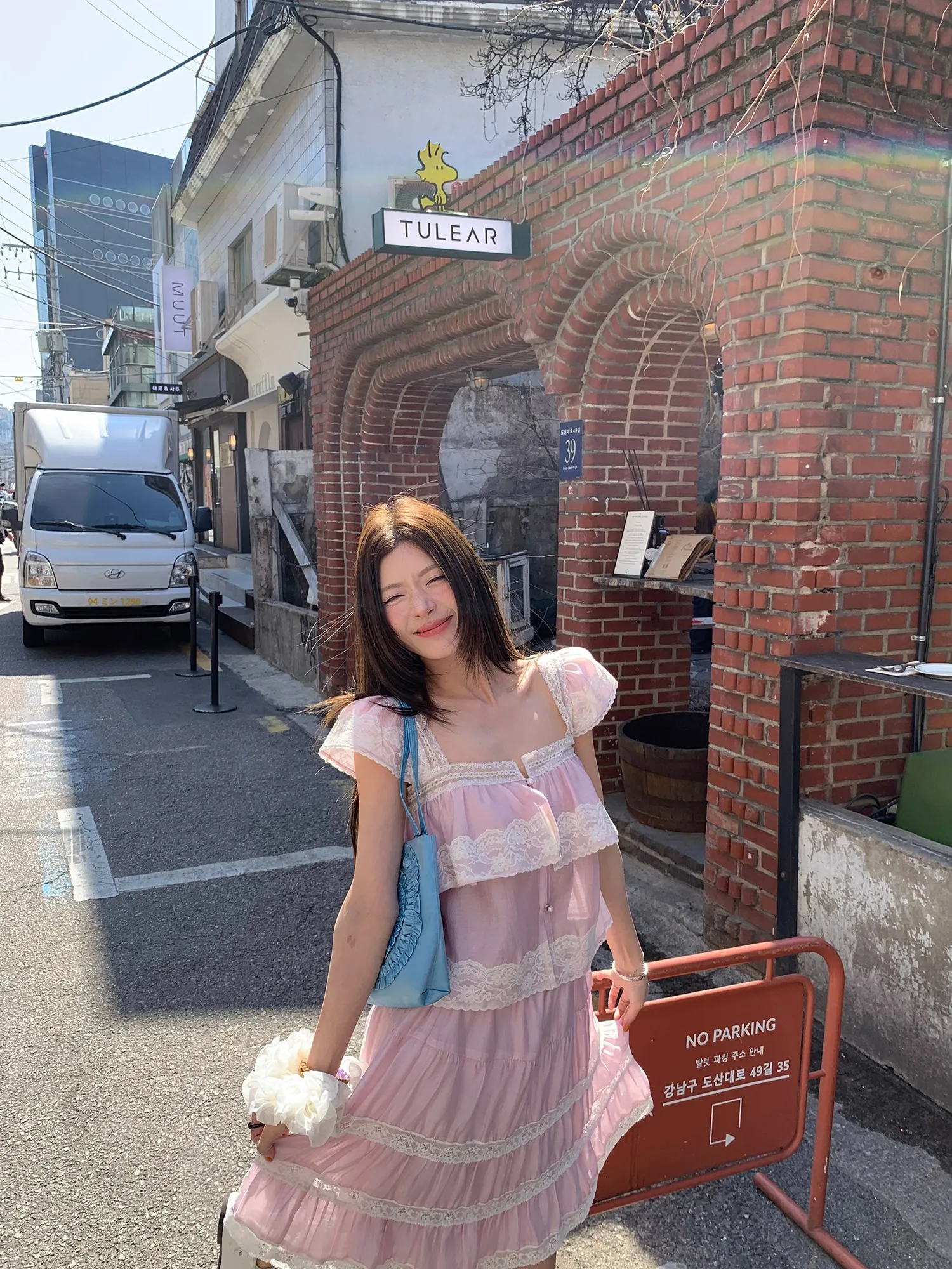 Pink Rose Heavy Embellished Lace Trim Elastic Waist Patchwork Blouse And Skirt Set Women's Fashion Spring Collection
Pink Rose Heavy Embellished Lace Trim Elastic Waist Patchwork Blouse And Skirt Set Women's Fashion Spring Collection