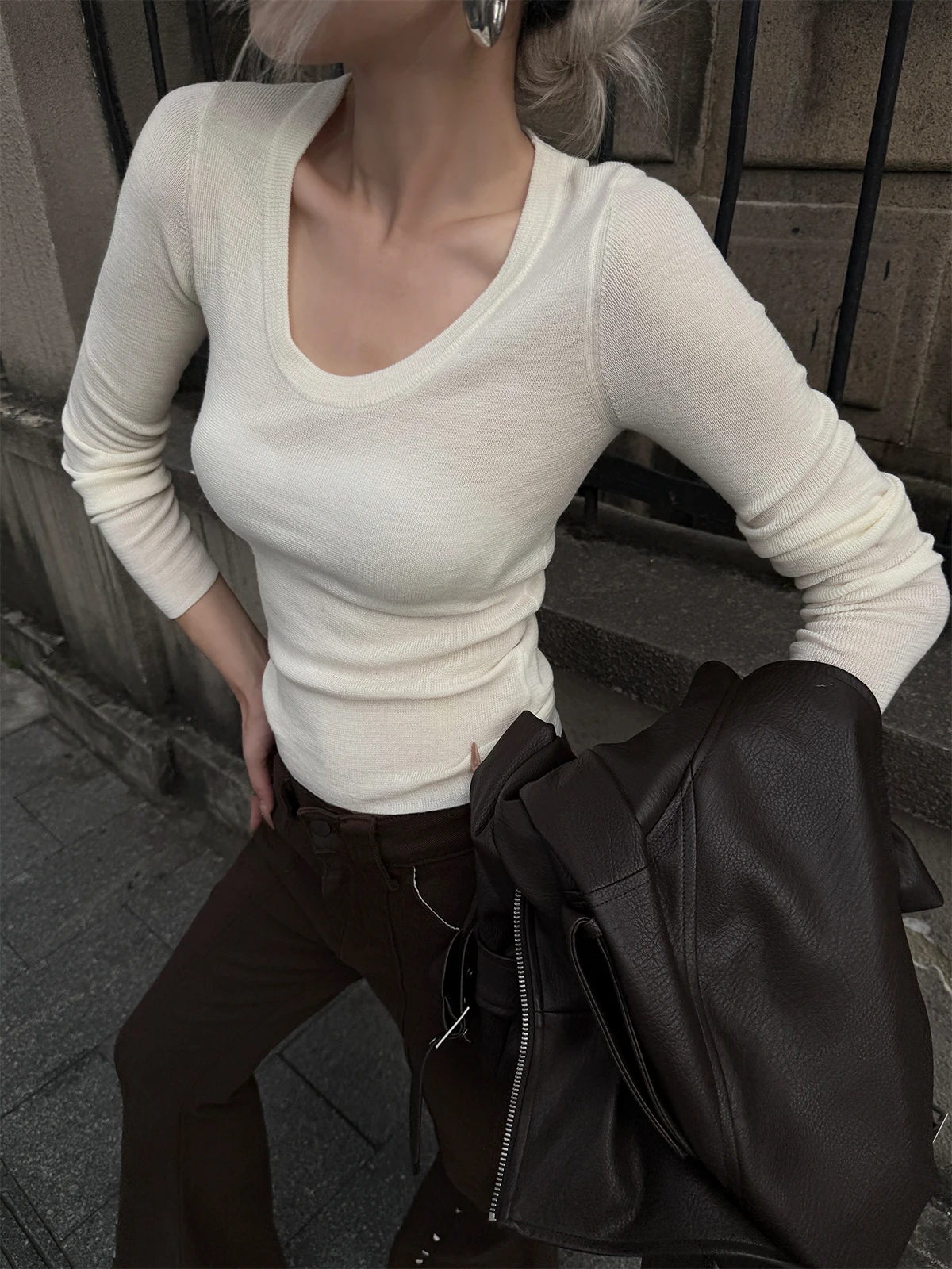 Женская тонкая облегающая базовая футболка из шерстяного трикотажа Cloud Silk Touch с круглым вырезом, повседневная, с обычным рукавом
Женская тонкая облегающая базовая футболка из шерстяного трикотажа Cloud Silk Touch с круглым вырезом, повседневная, с обычным рукавом