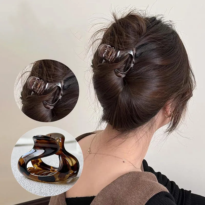 Korean Fashion Irregular Hollow Leopard Hair Claws Clips Womens Girls Acrylic Hair Clamps Plastic Barrettes Hair Accessories
Korean Fashion Irregular Hollow Leopard Hair Claws Clips Womens Girls Acrylic Hair Clamps Plastic Barrettes Hair Accessories