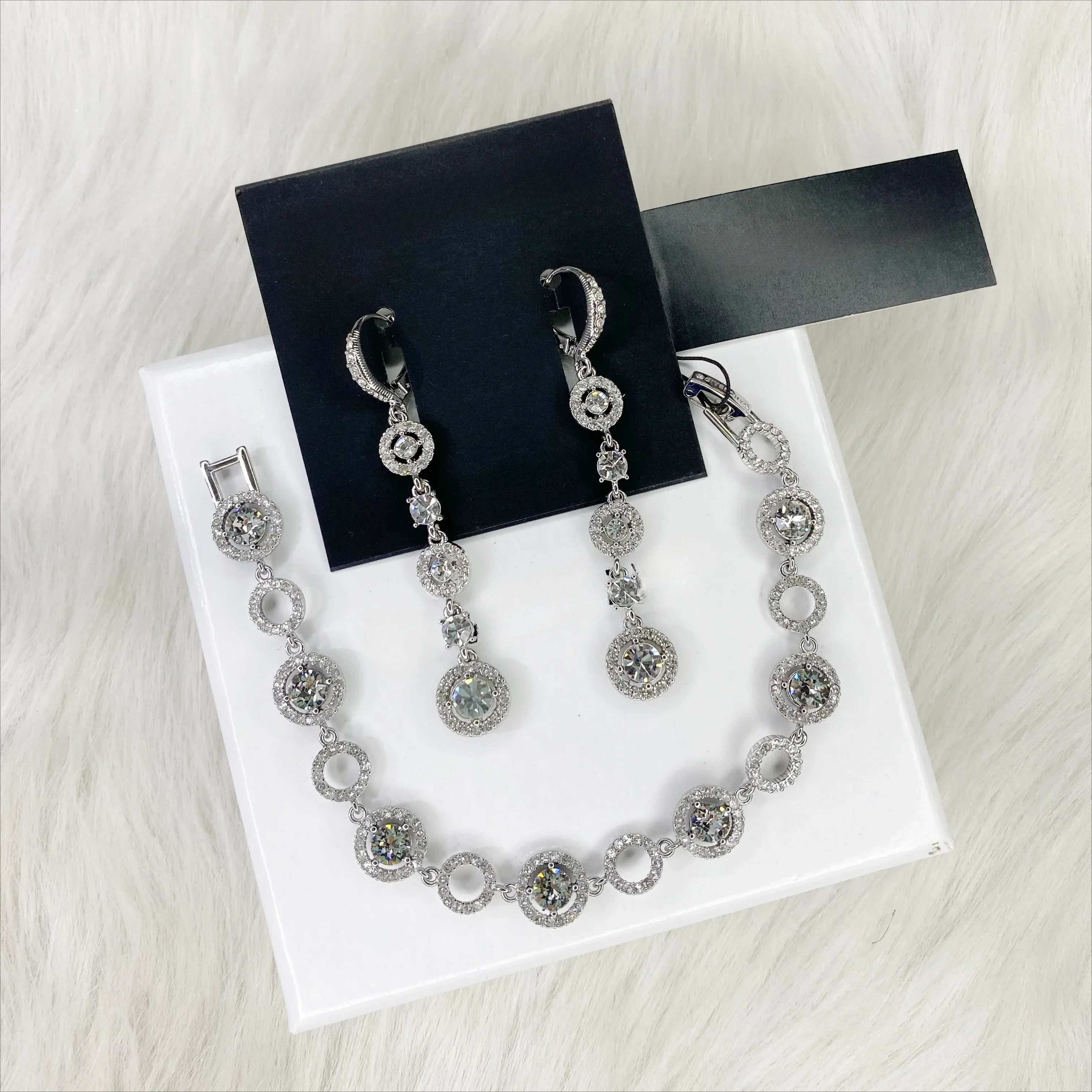 2025 Trendy S925 Silver GVC Angel Eye Ring Bracelet - Premium Quality, Stylish Design, Unbeatable Price!
2025 Trendy S925 Silver GVC Angel Eye Ring Bracelet - Premium Quality, Stylish Design, Unbeatable Price!