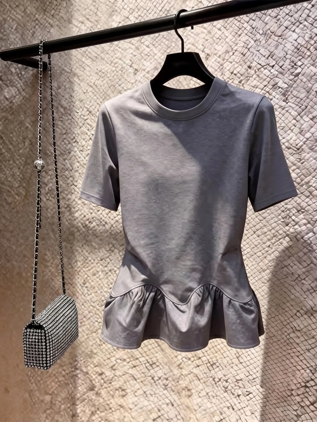 Fashionable Simple All-Match Lace Trim T-Shirt Summer Design Pure Color Short Sleeve Women's Top High-End Feeling Small Shirt
Fashionable Simple All-Match Lace Trim T-Shirt Summer Design Pure Color Short Sleeve Women's Top High-End Feeling Small Shirt