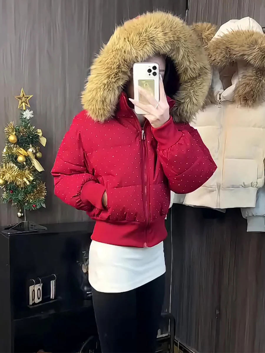 Красная женская утепленная пуховая куртка с капюшоном, большим меховым воротником, теплая верхняя одежда, повседневная, на молнии
Красная женская утепленная пуховая куртка с капюшоном, большим меховым воротником, теплая верхняя одежда, повседневная, на молнии