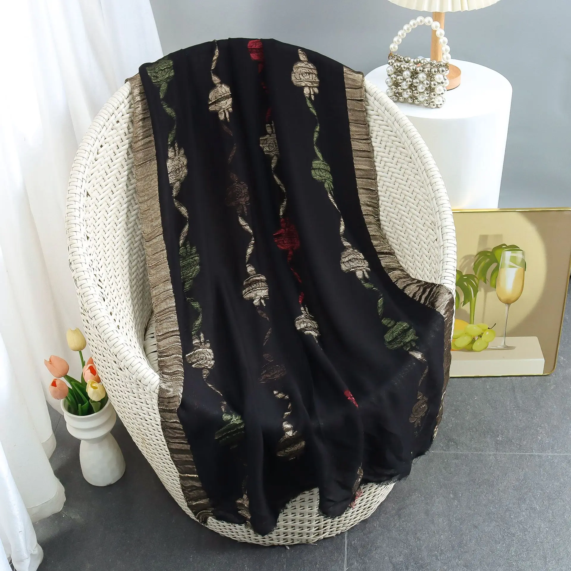 New Black Embroider Cotton Linen Hijab for Women Islam Plain Stitch Elegant Scarves Shawl Muslim Fashion Hijab Foulards Ramadan
New Black Embroider Cotton Linen Hijab for Women Islam Plain Stitch Elegant Scarves Shawl Muslim Fashion Hijab Foulards Ramadan