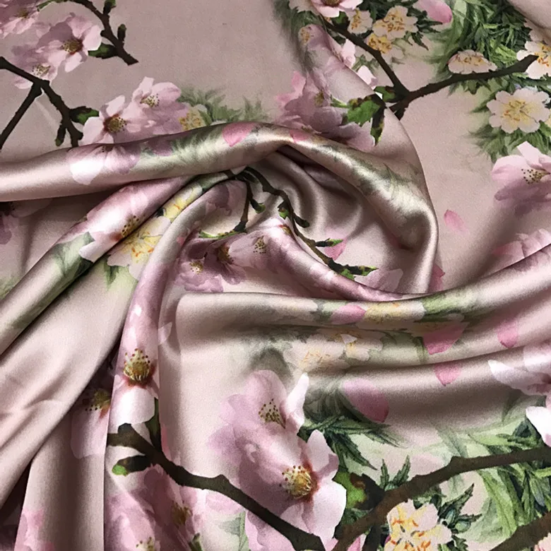 High Quality Inkjet Silk Fabric 40momme Pink Color Blossom Soteil Thick Cheongsam Clothing
High Quality Inkjet Silk Fabric 40momme Pink Color Blossom Soteil Thick Cheongsam Clothing