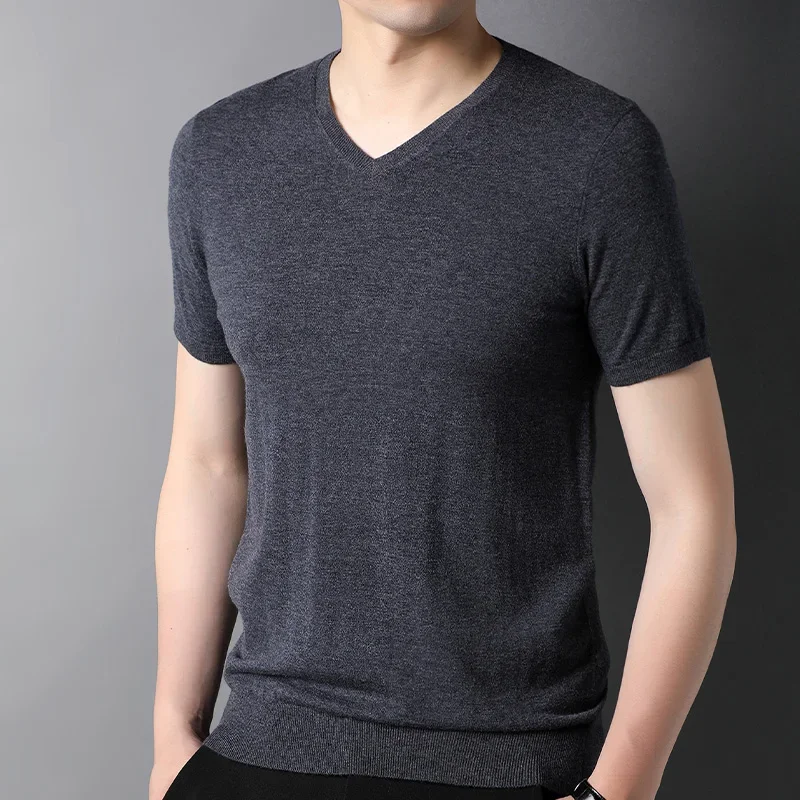 Men's pure wool V-neck short-sleeved spring and summer thin simple fashion wool T-shirt breathable and comfortable knitted top
Men's pure wool V-neck short-sleeved spring and summer thin simple fashion wool T-shirt breathable and comfortable knitted top