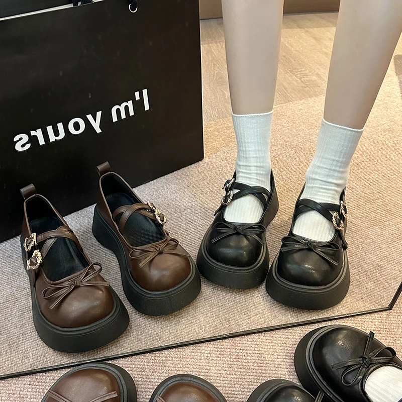 Женские туфли Мэри Джейн на платформе с толстой подошвой, с бантом-бабочкой, весна-осень 2026, элегантные кожаные туфли с ремешком на пряжке
Женские туфли Мэри Джейн на платформе с толстой подошвой, с бантом-бабочкой, весна-осень 2026, элегантные кожаные туфли с ремешком на пряжке