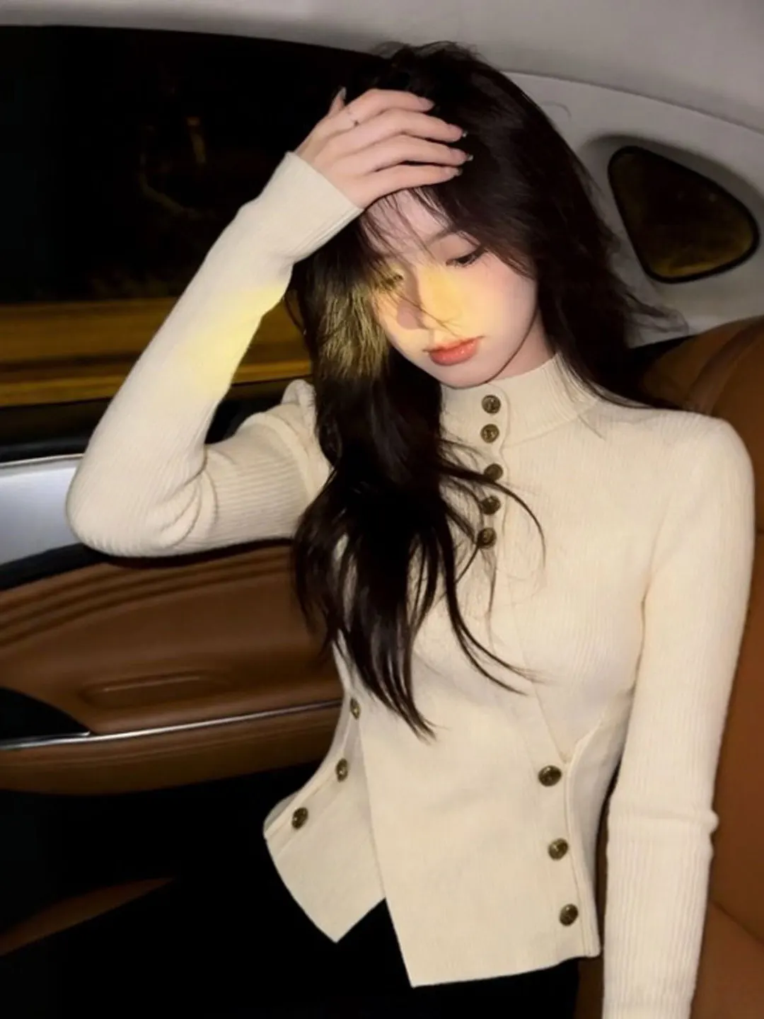 Корейский вязаный топ с высоким воротом и длинными рукавами, облегающий, уникальный дизайн, модная новинка Весна 2026, женская мода
Корейский вязаный топ с высоким воротом и длинными рукавами, облегающий, уникальный дизайн, модная новинка Весна 2026, женская мода