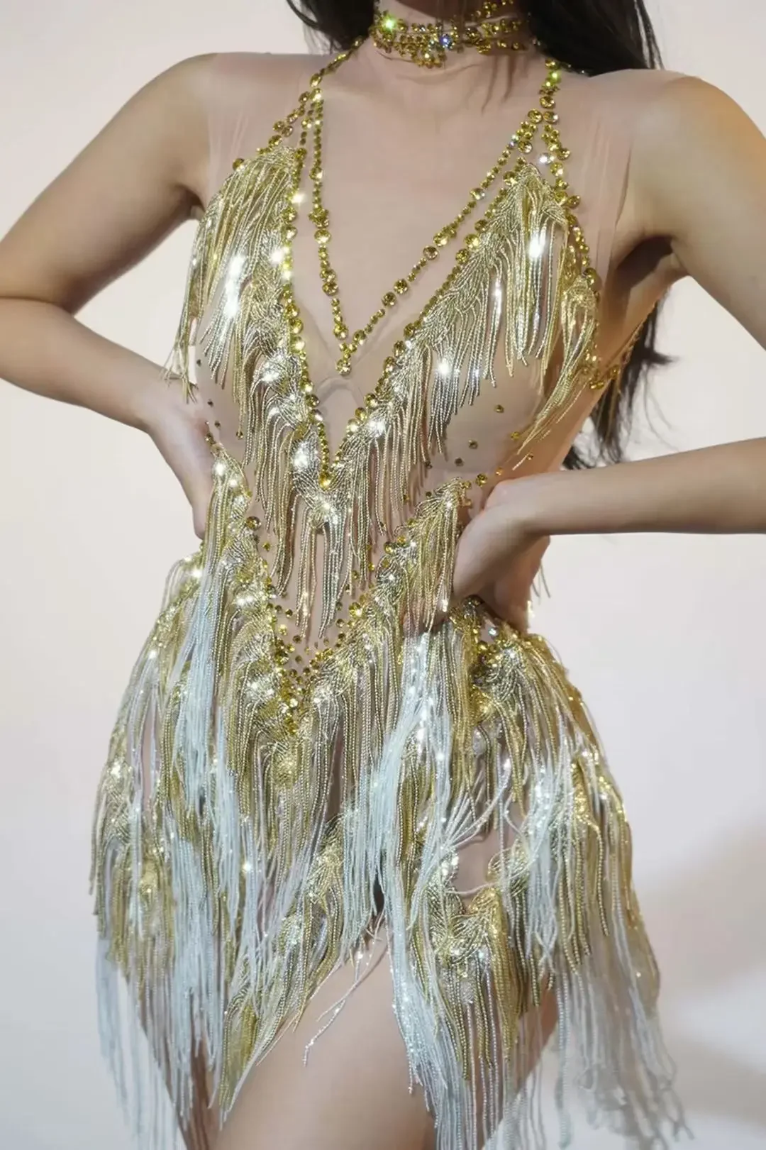 Jazz Dance Performance Outfit Latin Dance Skirt with Tassels Sequins for DJ Nightclubbing Performance Costume
Jazz Dance Performance Outfit Latin Dance Skirt with Tassels Sequins for DJ Nightclubbing Performance Costume