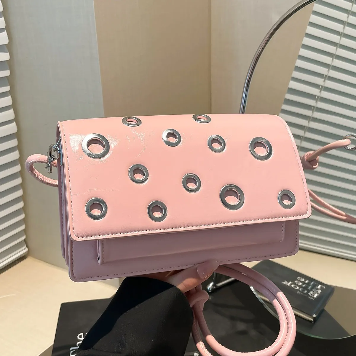 2025 Summer Casual Textured Crossbody Bag Women's Mini Square Shoulder Purse Lightweight for Everyday & Travel
2025 Summer Casual Textured Crossbody Bag Women's Mini Square Shoulder Purse Lightweight for Everyday & Travel