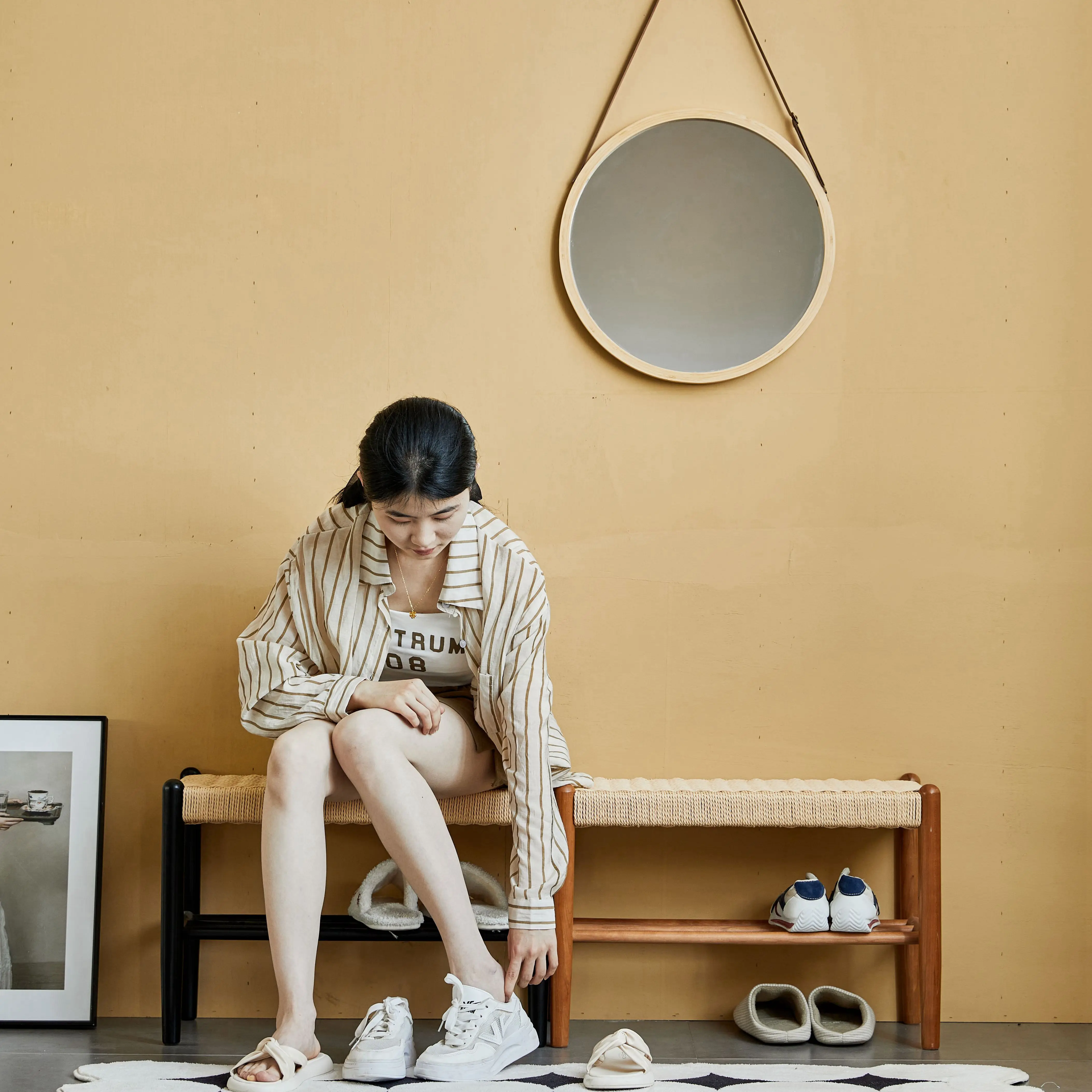 Nordic Japanese-style cherry wood solid wood shoe changing stool woven low stool storage stool entrance door double-layer shoe r
Nordic Japanese-style cherry wood solid wood shoe changing stool woven low stool storage stool entrance door double-layer shoe r