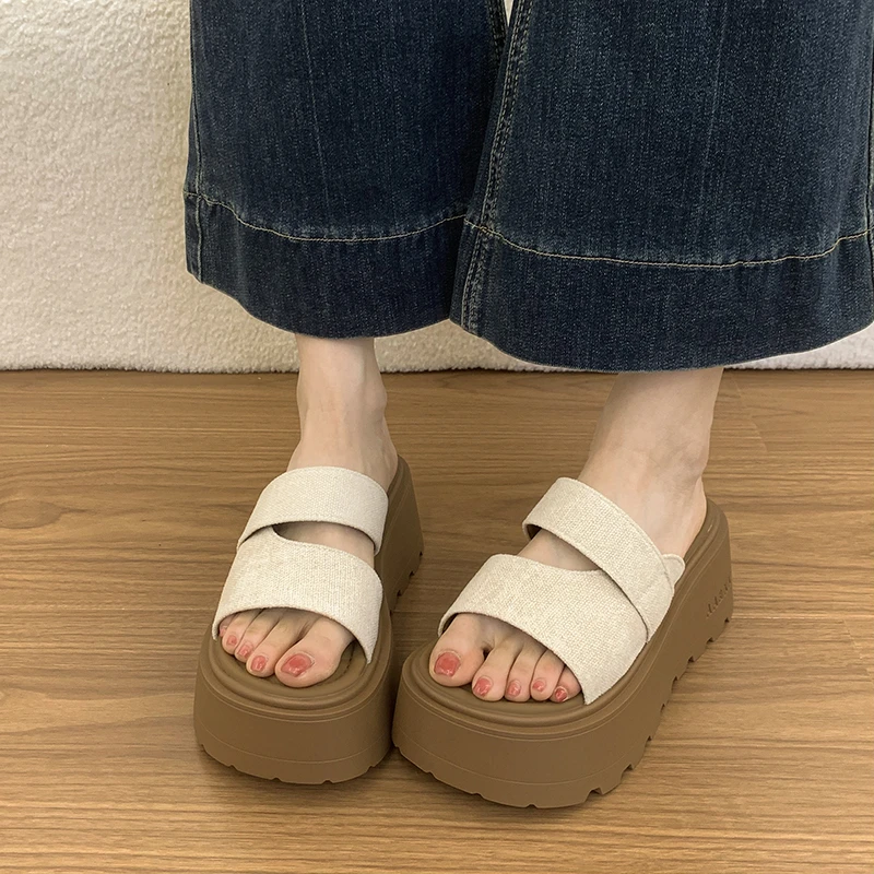 Women's Slippers Wedge Heel Flannel Cover Toe Women's Mules Leisure Outdoor New 5cm Internal Height Big Head Zapatillas De Mujer
Women's Slippers Wedge Heel Flannel Cover Toe Women's Mules Leisure Outdoor New 5cm Internal Height Big Head Zapatillas De Mujer