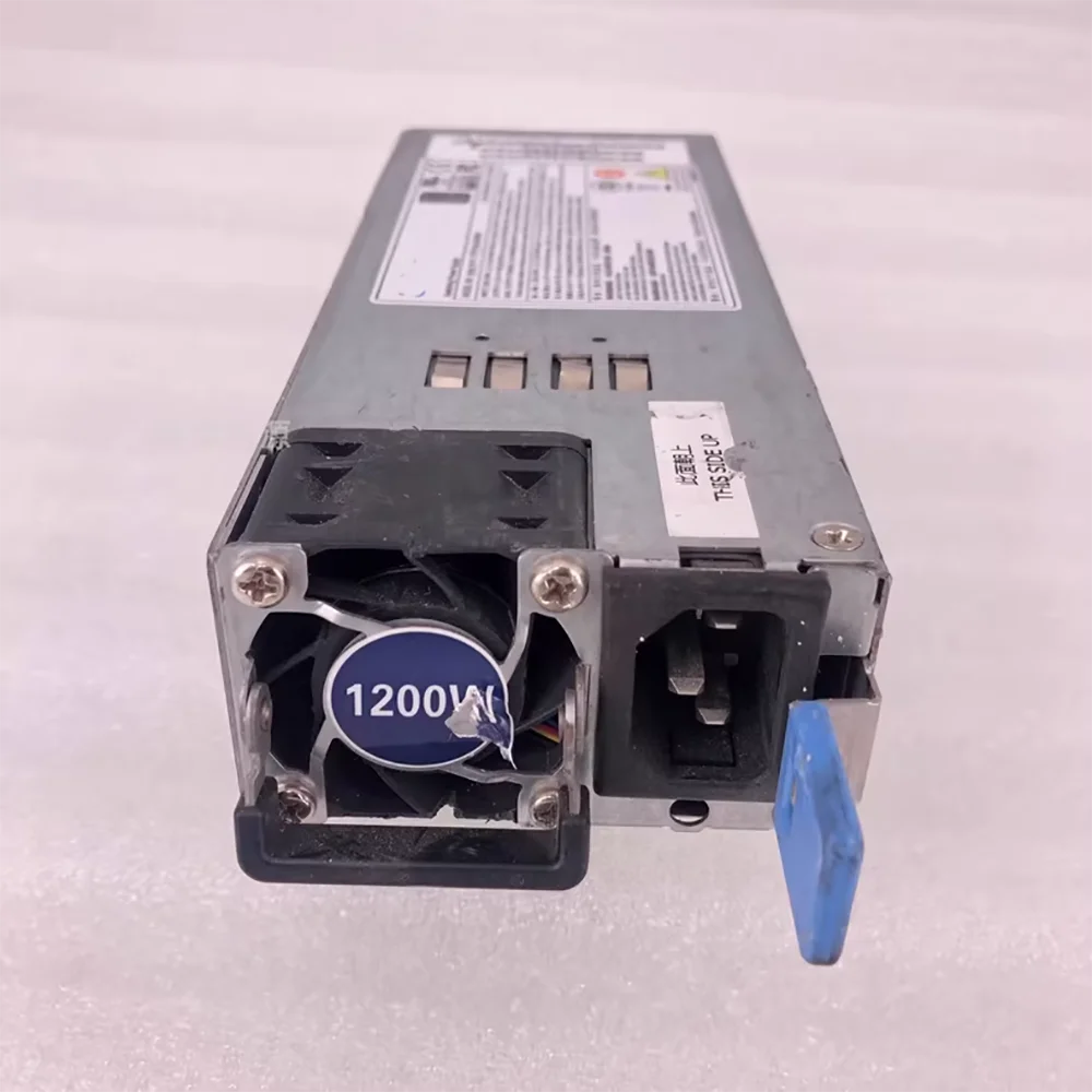 Серверный блок питания мощностью 1200 Вт FSP1200-20ERM
Серверный блок питания мощностью 1200 Вт FSP1200-20ERM