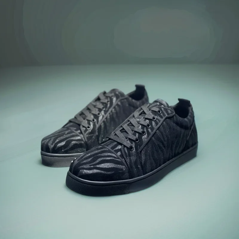 Fashion Low Top Red Bottom For Men Luxury Quality Trainers Driving Spiked Black Glitter Genuine Leather Rivets Flats Sneaker
Fashion Low Top Red Bottom For Men Luxury Quality Trainers Driving Spiked Black Glitter Genuine Leather Rivets Flats Sneaker