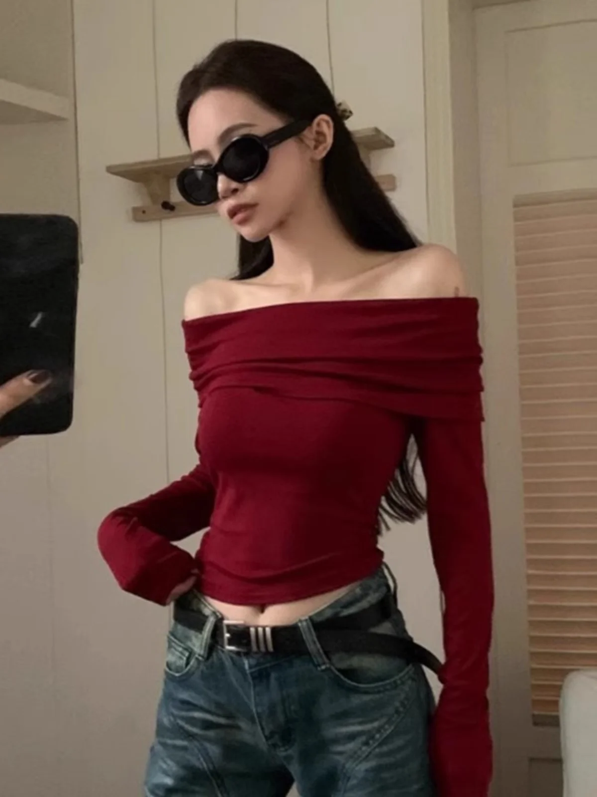 Red One-Shoulder Long Sleeve Base Shirt Women's Slim Fit Style Commute Fashion Korean Version Peixi Brand New Autumn Top
Red One-Shoulder Long Sleeve Base Shirt Women's Slim Fit Style Commute Fashion Korean Version Peixi Brand New Autumn Top