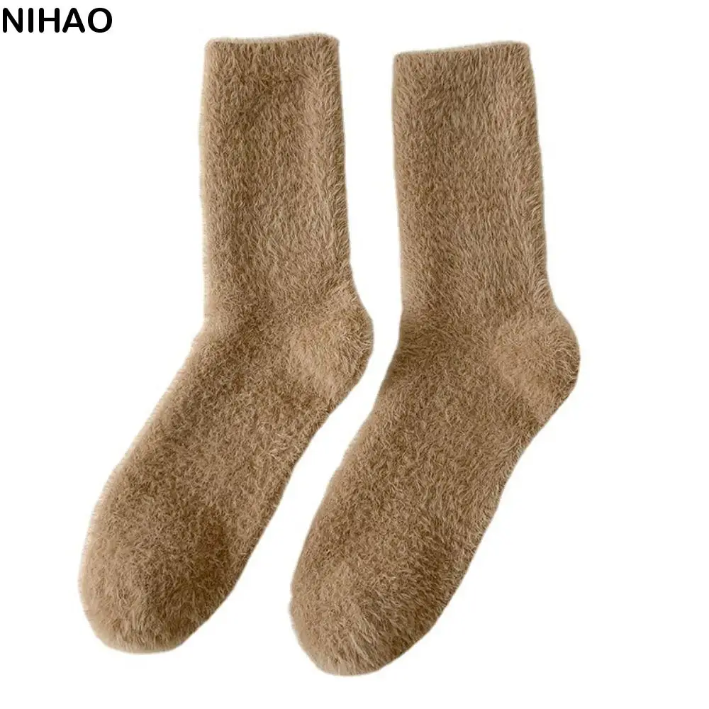 Зимние удобные простые модные однотонные норковые бархатные носки в корейском стиле в стиле ретро, мужские носки, чулочно-носочные изделия средней длины
Зимние удобные простые модные однотонные норковые бархатные носки в корейском стиле в стиле ретро, мужские носки, чулочно-носочные изделия средней длины