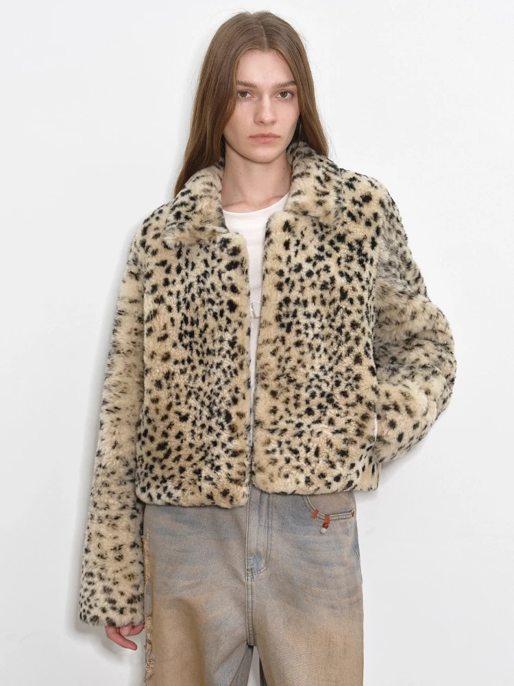 High-end Luxury Merino Sheep Fur Leopard Print Jackets for Women 2026 Simple Vintage Short Winter Genuine Leather Real Fur Coat
High-end Luxury Merino Sheep Fur Leopard Print Jackets for Women 2026 Simple Vintage Short Winter Genuine Leather Real Fur Coat