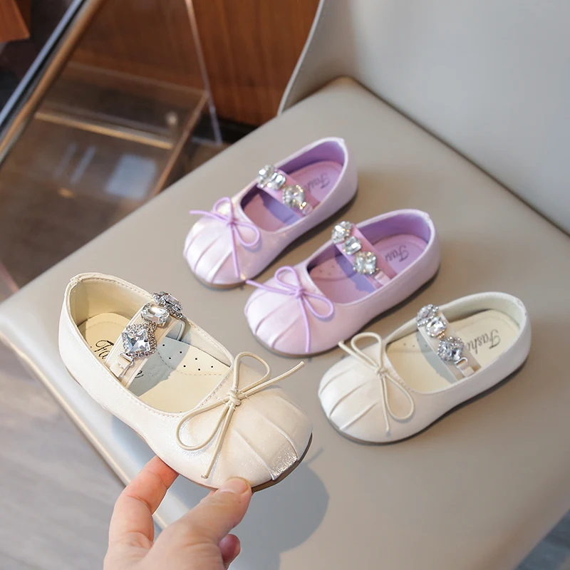 Kids Leather Shoes Princess Spring Autumn Versatile Ballet Flats for Girls 2025 New Fashion Pleated Bowknot Children Shoes Soft
Kids Leather Shoes Princess Spring Autumn Versatile Ballet Flats for Girls 2025 New Fashion Pleated Bowknot Children Shoes Soft