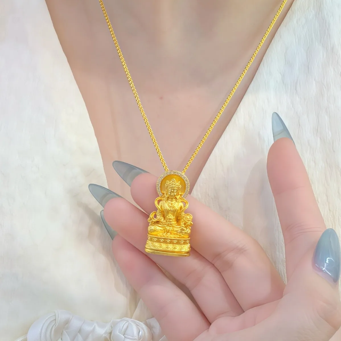 luxury real gold jewelry 24k certifid diamond-set Medicine Buddha pendant au9999 pure gold Bodhisattva exquisite necklace
luxury real gold jewelry 24k certifid diamond-set Medicine Buddha pendant au9999 pure gold Bodhisattva exquisite necklace