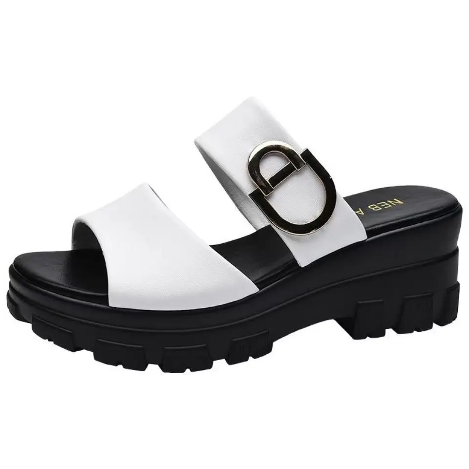 Women's Summer New Leather Block Heel Peep Toe Slippers Thick Sole Non Slip Fashionable Hollow Outdoor Slippers Sandals
Women's Summer New Leather Block Heel Peep Toe Slippers Thick Sole Non Slip Fashionable Hollow Outdoor Slippers Sandals
