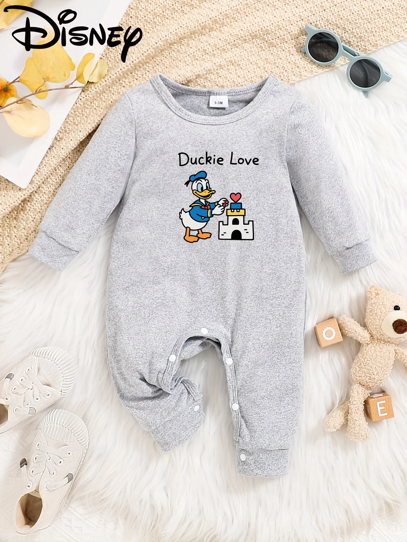 【Осанторизованный】Детский комбинезон с длинными рукавами Disney Donald Duck! Очаровательный принт Дональда Дака Додает милый прикосновение, ткань как мягкие, как облака, нежная обнимает кожу ребенка, дизайн с круглым вырезом не раздражает шею и является у
【Осанторизованный】Детский комбинезон с длинными рукавами Disney Donald Duck! Очаровательный принт Дональда Дака Додает милый прикосновение, ткань как мягкие, как облака, нежная обнимает кожу ребенка, дизайн с круглым вырезом не раздражает шею и является у