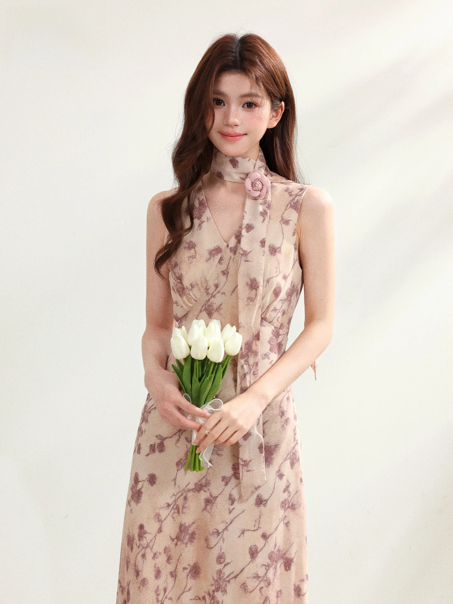 Romantic Style Floral Print A-Line Dress Women's Summer V-Neck Sash Elegant Atmosphere Long Dress Soft Polyester Fabric High ...
Romantic Style Floral Print A-Line Dress Women's Summer V-Neck Sash Elegant Atmosphere Long Dress Soft Polyester Fabric High ...