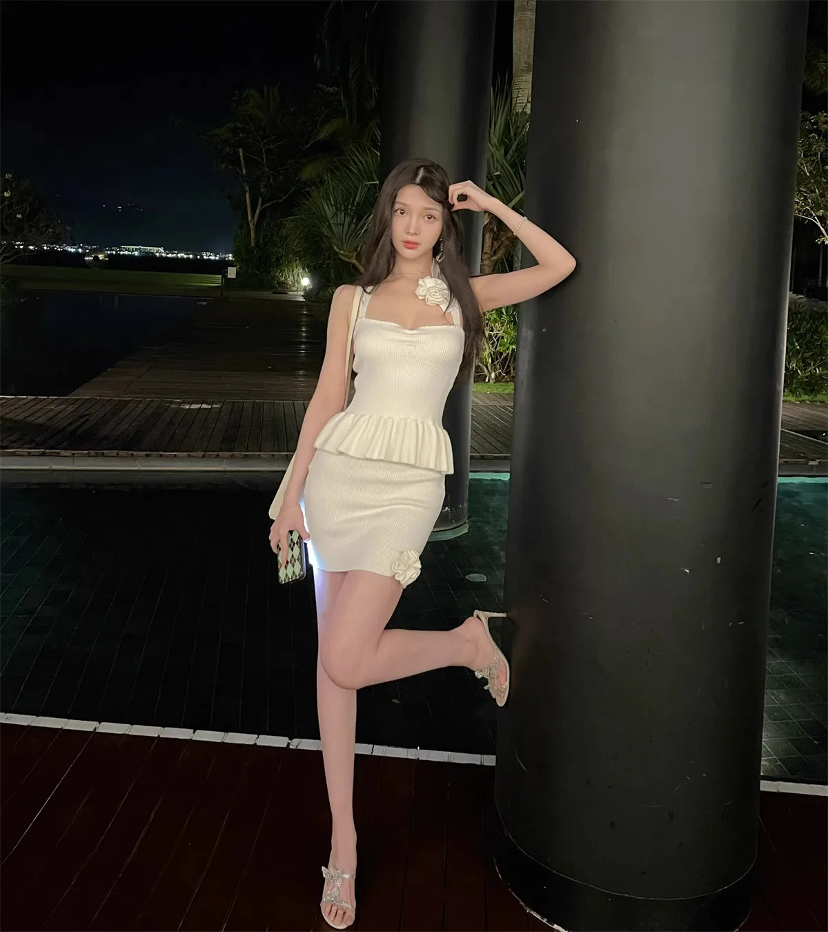 Hand Knitted Floral Slim Fit Set with Pink And White Colors f Skirt Wrap around Body Fit Top for Women Spring Season
Hand Knitted Floral Slim Fit Set with Pink And White Colors f Skirt Wrap around Body Fit Top for Women Spring Season