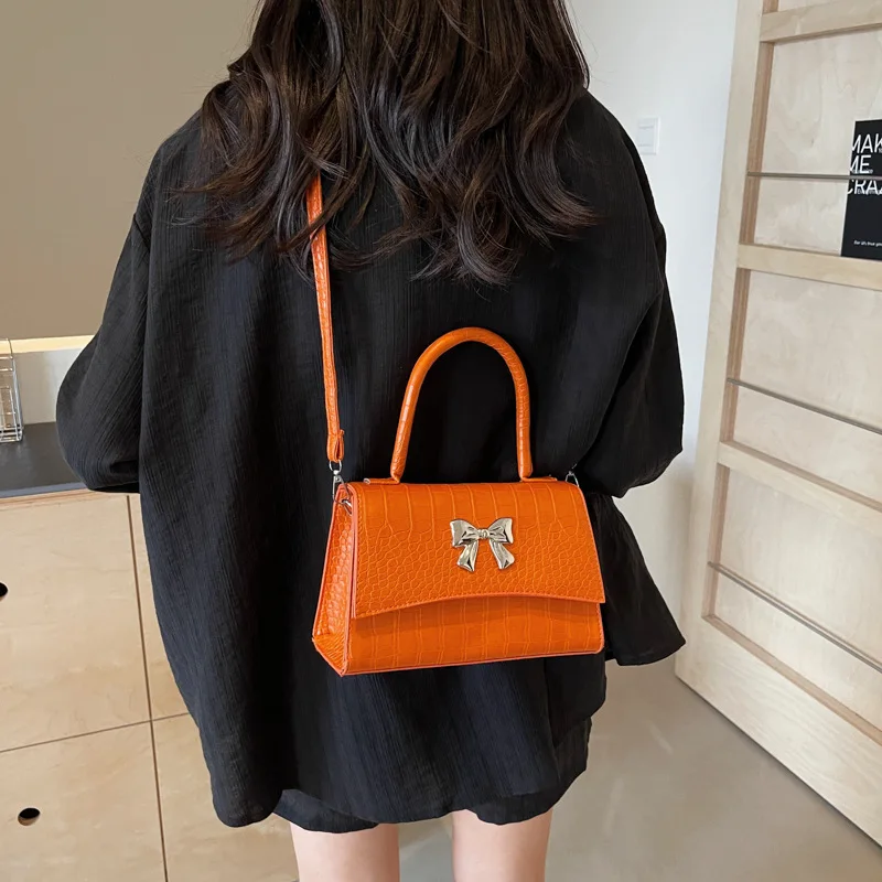 New Solid Color Casual And Fresh Women's 2024 Temperament Commuting Shoulder Bag, Women's Shoulder Bag
New Solid Color Casual And Fresh Women's 2024 Temperament Commuting Shoulder Bag, Women's Shoulder Bag