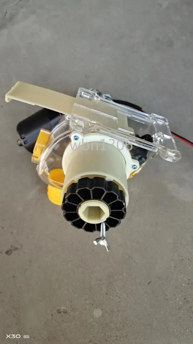 12V electric fertilizer applicator, fertilizer box, planter accessories, sowing box, corn cutting
12V electric fertilizer applicator, fertilizer box, planter accessories, sowing box, corn cutting