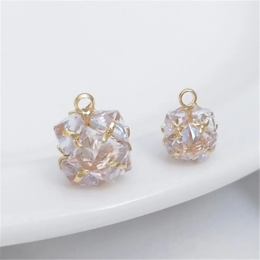 1PCS 14K Gold Color Inlaid Zircon Ball Pendant, DIY Flash Zirconia Hanging Ball, Jewelry Charm, C259, New
1PCS 14K Gold Color Inlaid Zircon Ball Pendant, DIY Flash Zirconia Hanging Ball, Jewelry Charm, C259, New