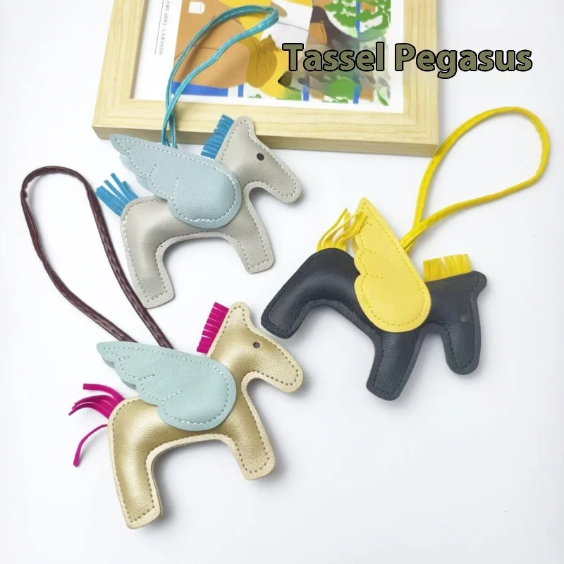 Women'S Bag Mini Angel Pony Pendant Handbag Highquality Fly Horse Ornament With Handmade Stitching Tassel Fashion Accessory Gift
Women'S Bag Mini Angel Pony Pendant Handbag Highquality Fly Horse Ornament With Handmade Stitching Tassel Fashion Accessory Gift