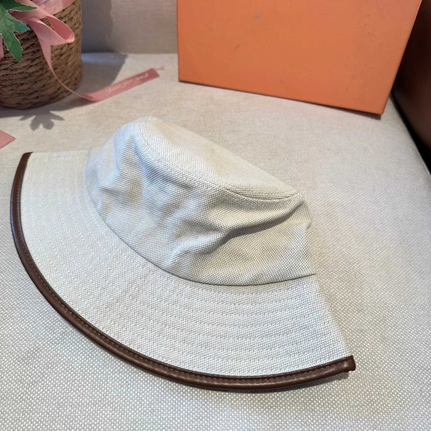 Luxury Quality Unisex Bucket Hat, Stylish and Versatile Sun Hat Casual Straight-cut Hat with UV Protection Perfect As A Gift
Luxury Quality Unisex Bucket Hat, Stylish and Versatile Sun Hat Casual Straight-cut Hat with UV Protection Perfect As A Gift