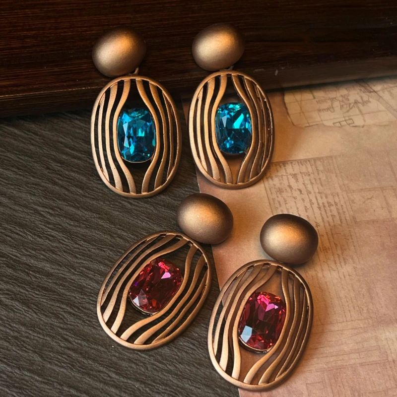 European Style Women Bling Bling Zircon 18k Gold Plated Designer Stud Earrings Set , Woman Ear Accessories Gift
European Style Women Bling Bling Zircon 18k Gold Plated Designer Stud Earrings Set , Woman Ear Accessories Gift