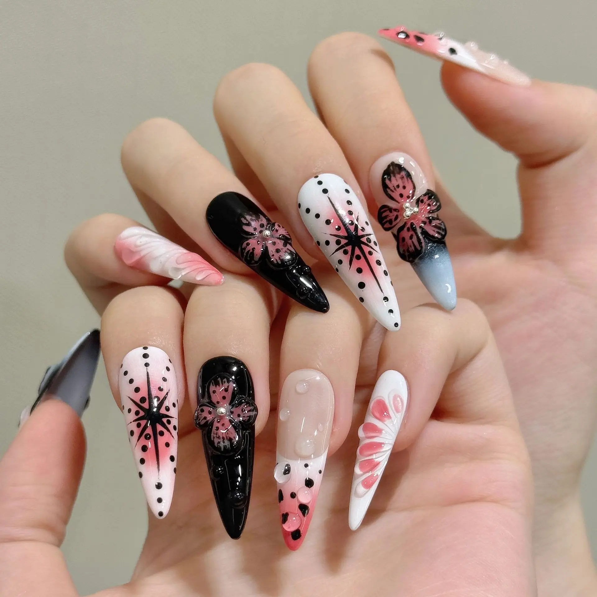 Французские длинные шпильки ручной работы на ногтях Y2K 3D Румяна Цветы Градиент Панк Декор Сладкие крутые носимые накладные ногти Spice Girl
Французские длинные шпильки ручной работы на ногтях Y2K 3D Румяна Цветы Градиент Панк Декор Сладкие крутые носимые накладные ногти Spice Girl