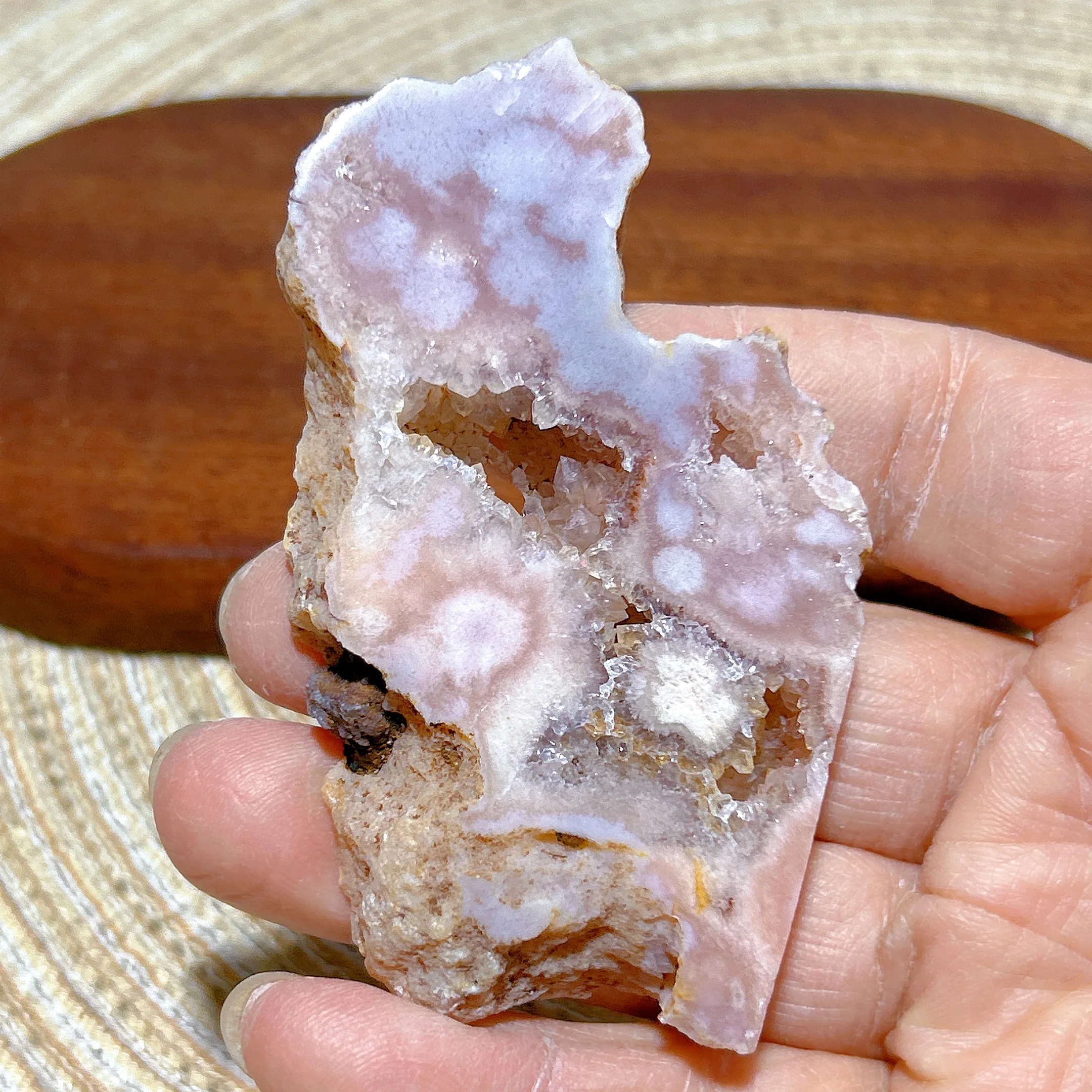 Healing Natural Crystals Druzy Pink Amethyst Flower Agate Slabs Slices Geode Mineral Energy Home Decorations Holiday Gift
Healing Natural Crystals Druzy Pink Amethyst Flower Agate Slabs Slices Geode Mineral Energy Home Decorations Holiday Gift