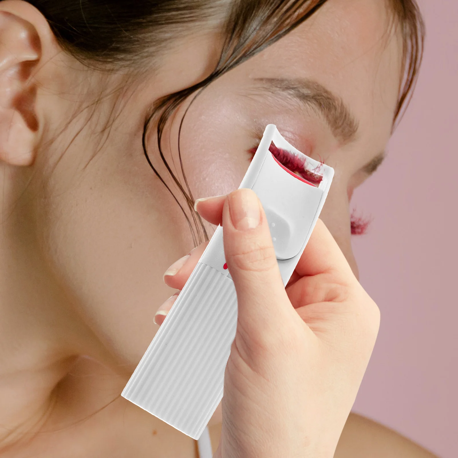 Heating Eyelash Curler Fast Heating Portable Travel Electric Lash Curler Safe Natural Style for Women Use Heated Lash Curlers
Heating Eyelash Curler Fast Heating Portable Travel Electric Lash Curler Safe Natural Style for Women Use Heated Lash Curlers