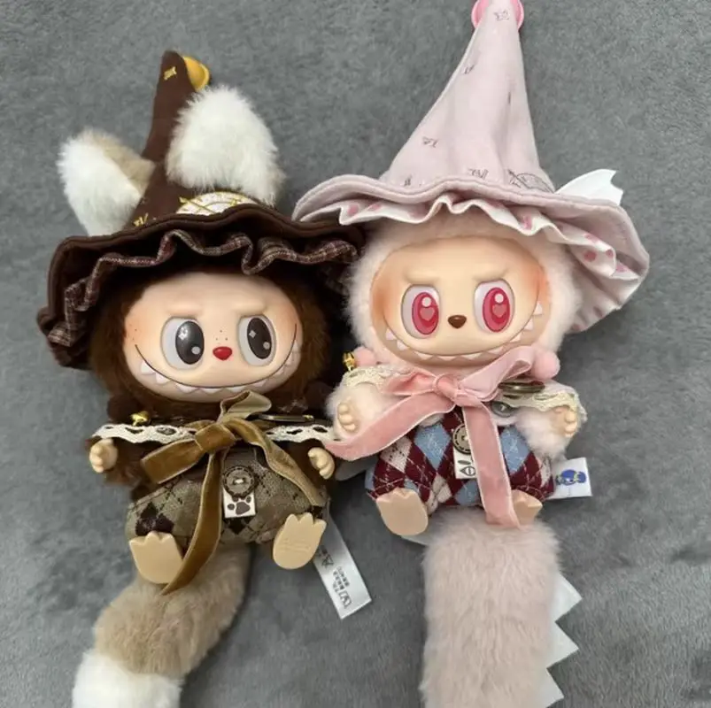 Hot Goods Cat Rabbit Witch Academy Halloween Magic Wizard Magician Hat Costume For 17cm Labubu V1 V2 Doll Suit Clothes Girl Gift
Hot Goods Cat Rabbit Witch Academy Halloween Magic Wizard Magician Hat Costume For 17cm Labubu V1 V2 Doll Suit Clothes Girl Gift