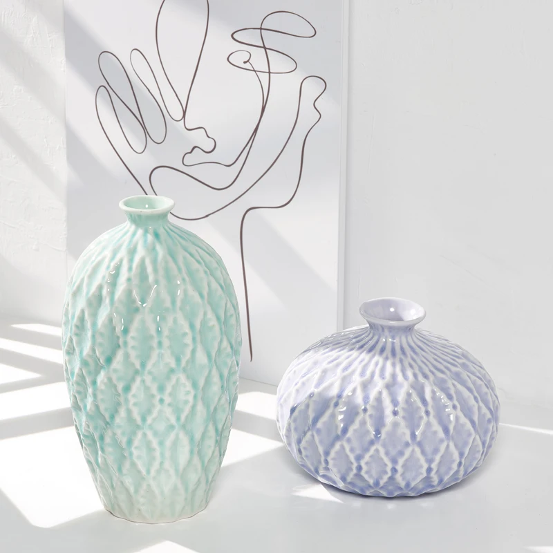Ceramic vase with ice-crack pattern, home decoration item, flower arrangement piece, dried flower, Chinese handicraft
Ceramic vase with ice-crack pattern, home decoration item, flower arrangement piece, dried flower, Chinese handicraft