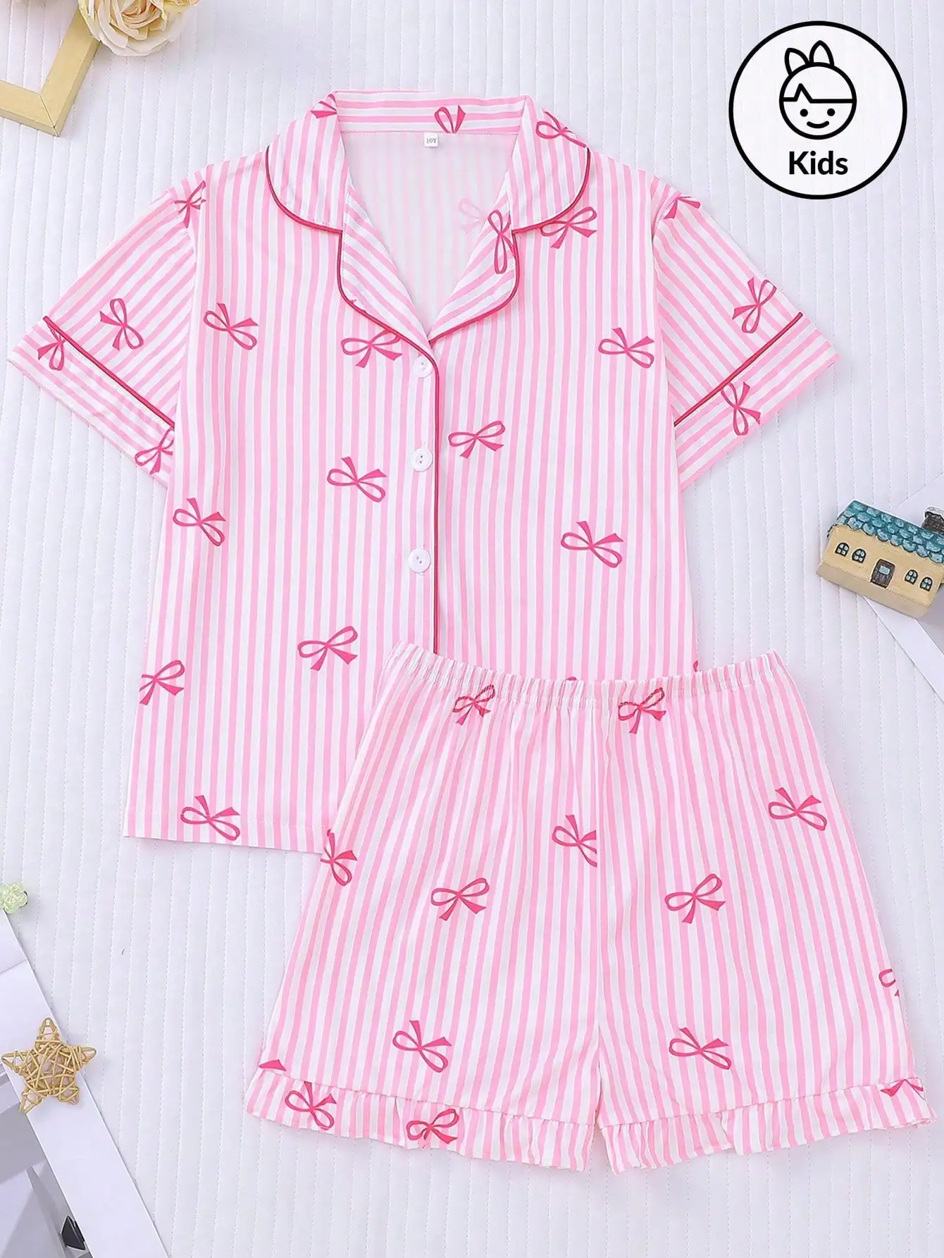 2-Piece Pink Stripe Bow Print Pajama Set for Girls, Short Sleeve Button-Up Top & Elastic Waist Shorts
2-Piece Pink Stripe Bow Print Pajama Set for Girls, Short Sleeve Button-Up Top & Elastic Waist Shorts