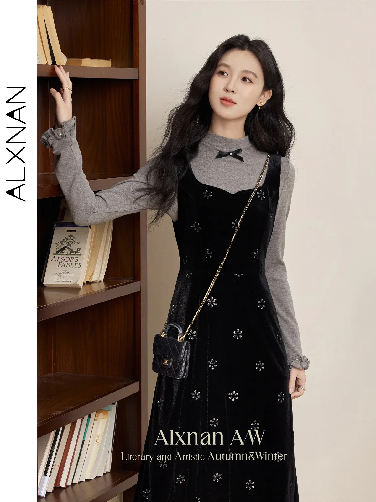 ALXNAN Embroidered Sleeveless Dress Women Black Elegant Square Neck Velvet Long Dress 2025 Fall Vest Dresses Female QYM002269
ALXNAN Embroidered Sleeveless Dress Women Black Elegant Square Neck Velvet Long Dress 2025 Fall Vest Dresses Female QYM002269