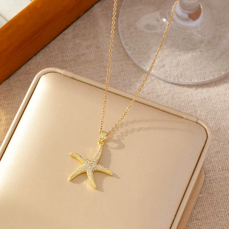 Ocean style necklace adorned with starfish, light luxury, fashionable, high-end, minimalist accessories, beach vacation jewelry
Ocean style necklace adorned with starfish, light luxury, fashionable, high-end, minimalist accessories, beach vacation jewelry