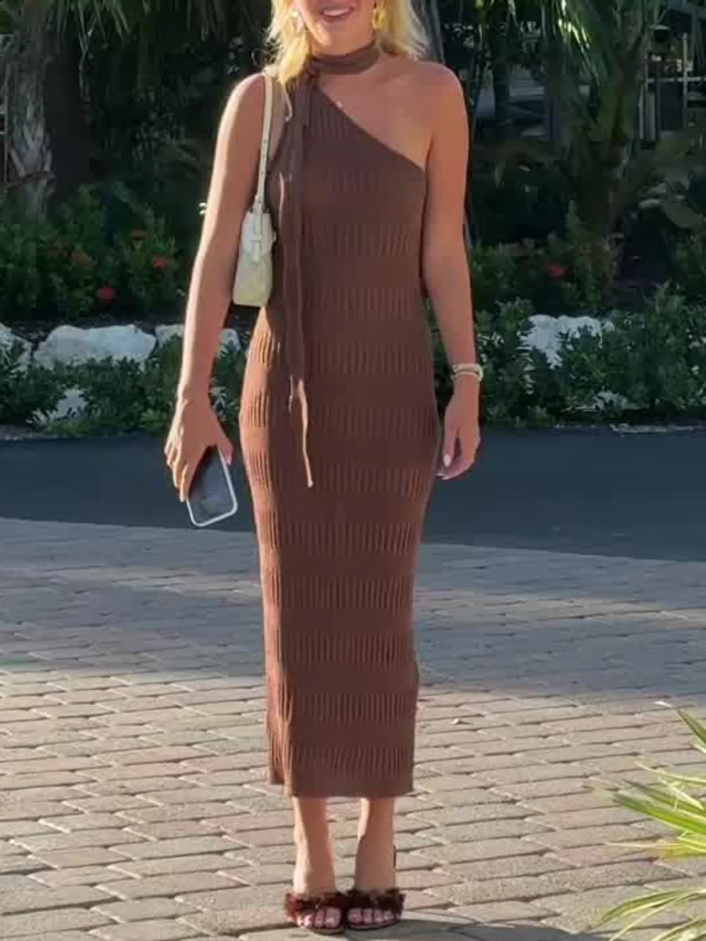 Women's Summer Elegant Sleeveless Dress Solid Scarf Collar Backless Decoration Female Fashion Asymmetric Long Dress 2025
Women's Summer Elegant Sleeveless Dress Solid Scarf Collar Backless Decoration Female Fashion Asymmetric Long Dress 2025