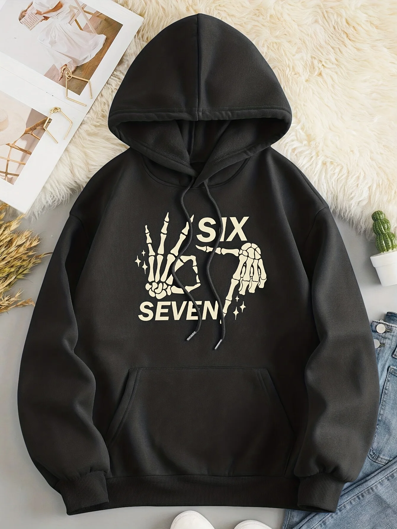 Толстовка с забавным черепом Lady 6-7 7, руки и номер 6/7 с принтом — черно-белая пуловерная рубашка в готическом стиле
Толстовка с забавным черепом Lady 6-7 7, руки и номер 6/7 с принтом — черно-белая пуловерная рубашка в готическом стиле