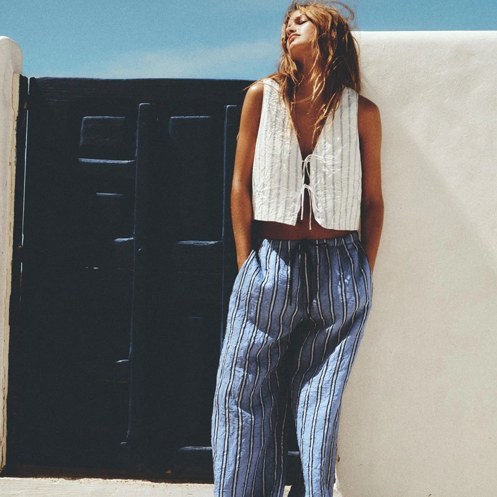 Женская Повседневная майка в полоску, облегающая Укороченная рубашка без рукавов, с V-образным вырезом и завязкой спереди, уличная одежда
Женская Повседневная майка в полоску, облегающая Укороченная рубашка без рукавов, с V-образным вырезом и завязкой спереди, уличная одежда