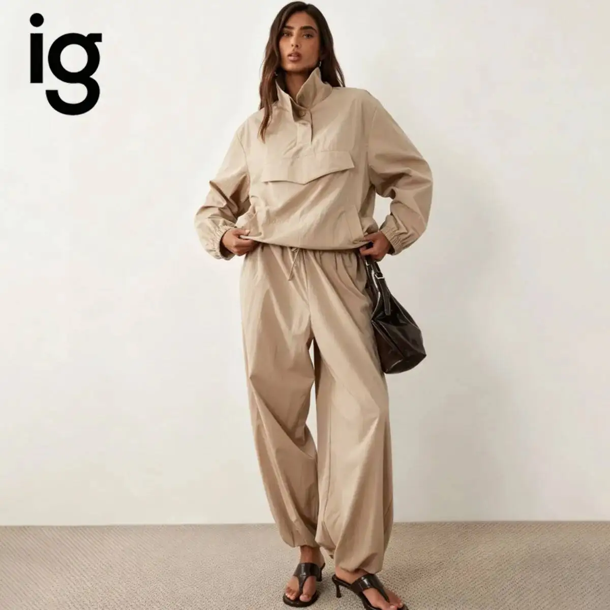 IG Women Khaki 2 Piece Matching Outfit Set Stand Collar Half Button Pullover Top Drawstring Waist Jogger Pants Loose Elastic
IG Women Khaki 2 Piece Matching Outfit Set Stand Collar Half Button Pullover Top Drawstring Waist Jogger Pants Loose Elastic