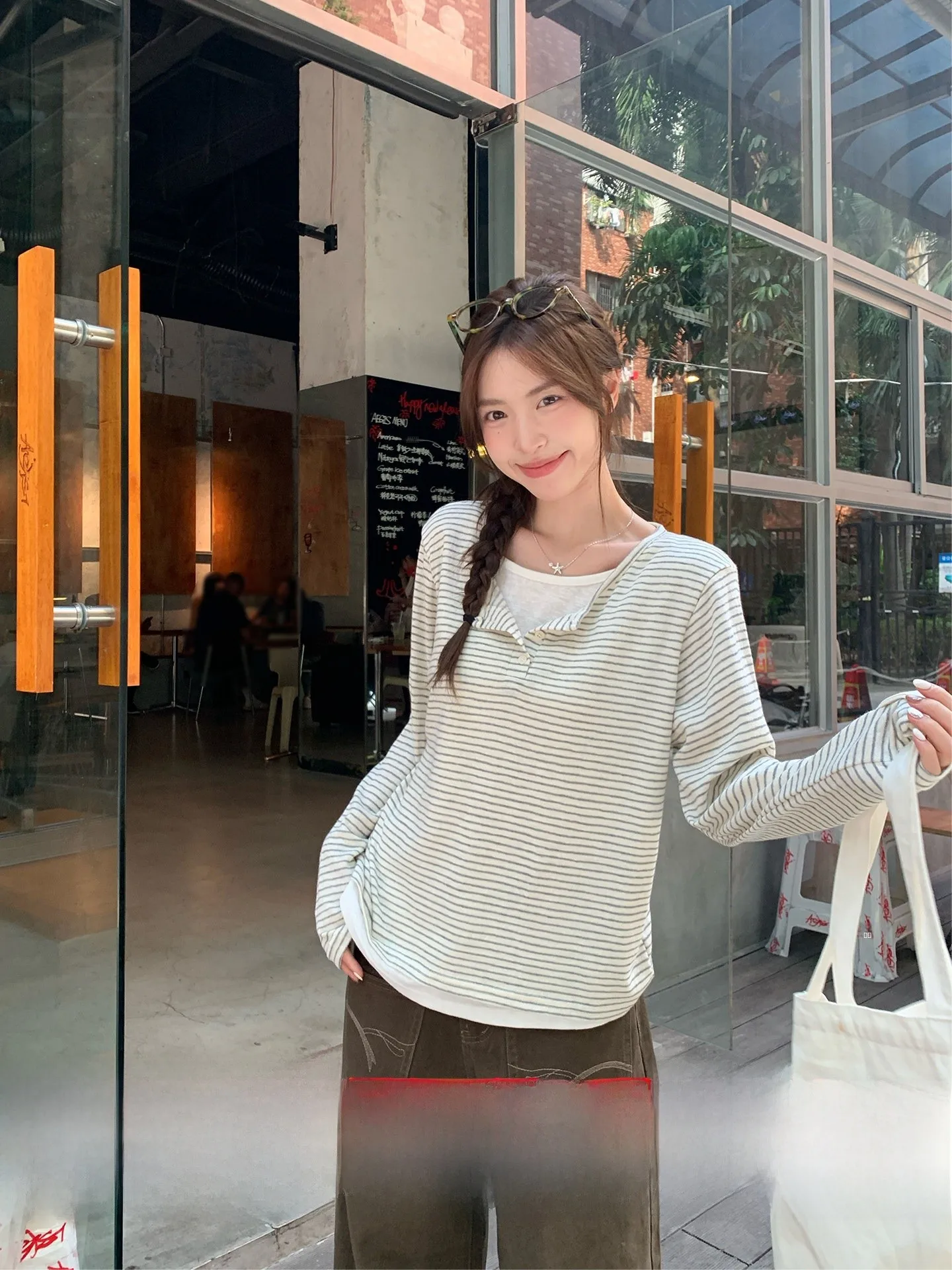 Morning Bloom ey Stripe Henry Collar Long Sve T-irt Women's Korean Sle Lazy Faion Top Soft Comfortable Autumn Wear
Morning Bloom ey Stripe Henry Collar Long Sve T-irt Women's Korean Sle Lazy Faion Top Soft Comfortable Autumn Wear