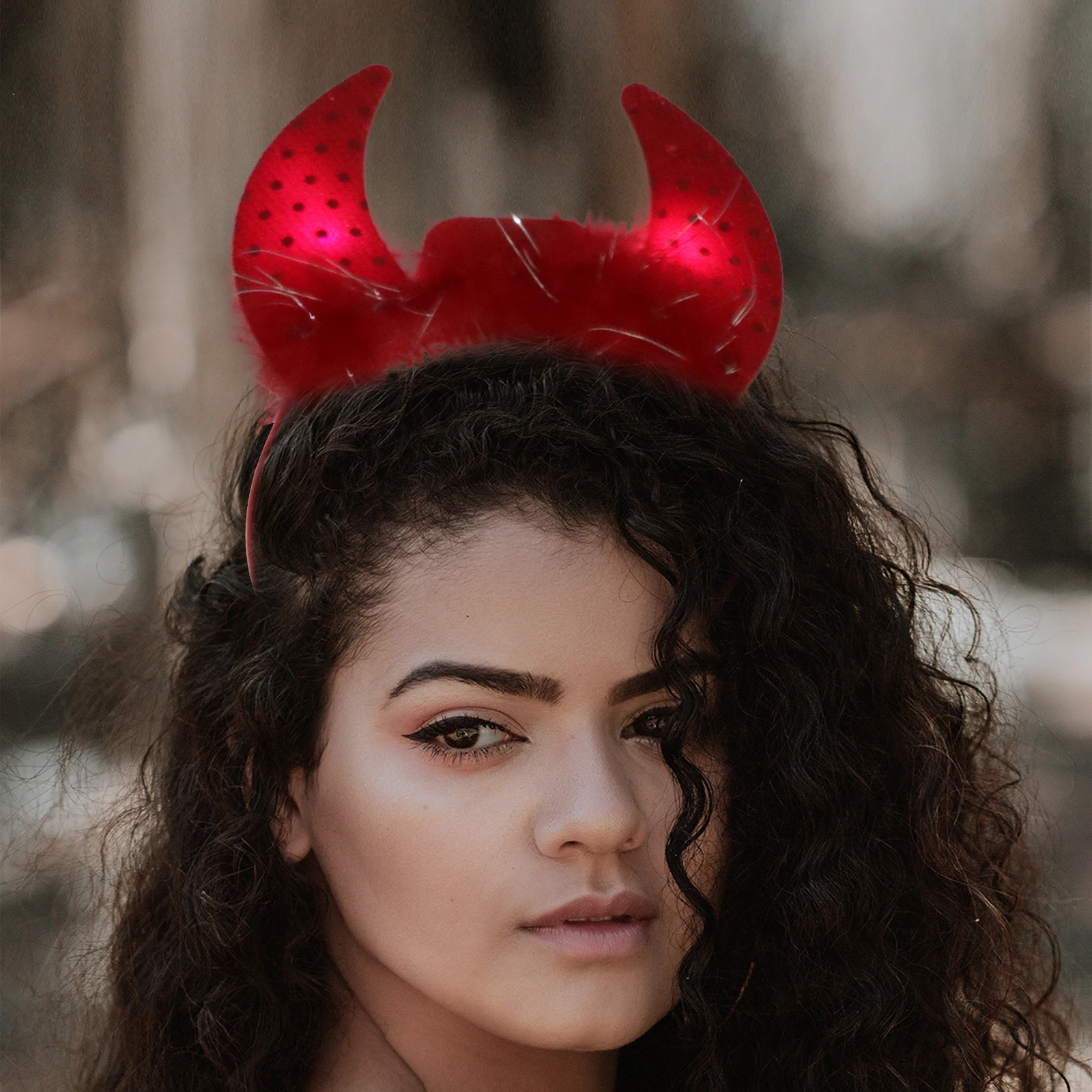 4pcs Luminous Horn Headbands Glow in Dark Hair Hoops New Year Concert Festival Party Accessories Lightweight Comfortable
4pcs Luminous Horn Headbands Glow in Dark Hair Hoops New Year Concert Festival Party Accessories Lightweight Comfortable