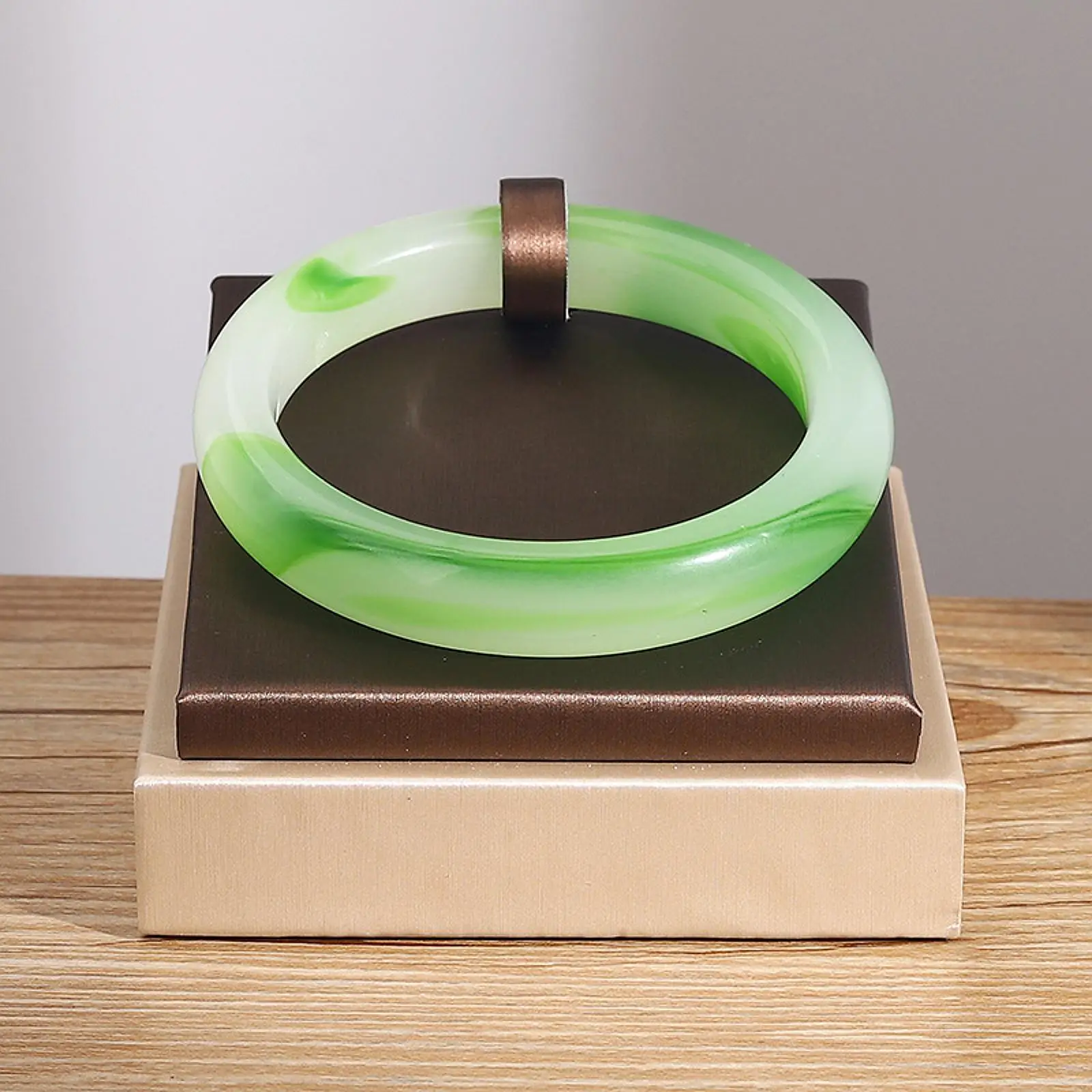 Bracelet Display Stand with Hook Decoration Elegant Watch Display Stand Bracelet Storage Holder for Watch Bangle Jewelry Shop
Bracelet Display Stand with Hook Decoration Elegant Watch Display Stand Bracelet Storage Holder for Watch Bangle Jewelry Shop