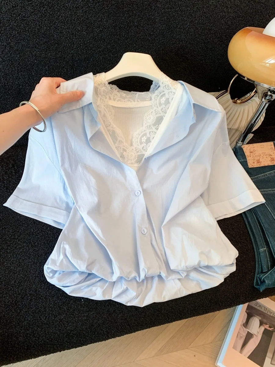 Casual Commuter Style Lace Splice Short Sleeve V-Neck Women's Shirt Loose Fit Summer Fashionable Top Elegant Gentle Style
Casual Commuter Style Lace Splice Short Sleeve V-Neck Women's Shirt Loose Fit Summer Fashionable Top Elegant Gentle Style