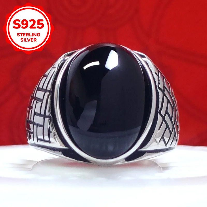 1 Pc Vintage 925 Silver Arch-proof Geometric Mosaic Four-claw Oval Black Agate Ring, A Peerless Gift for A Gorgeous Banquet.
1 Pc Vintage 925 Silver Arch-proof Geometric Mosaic Four-claw Oval Black Agate Ring, A Peerless Gift for A Gorgeous Banquet.